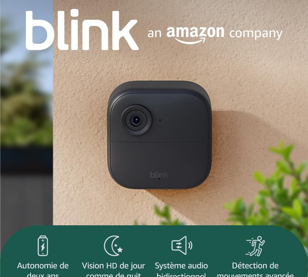 Nuova telecamera Blink (Outdoor 4) | Ultimo modello | Telecamera di sicurezza intelligente HD wireless, durata della batteria di due anni, rilevamento del movimento migliorato, compatibile con Alexa | Sistema a 1 telecamera con modulo di sincronizzazione incluso
