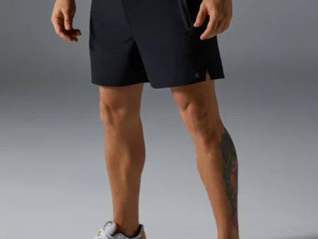 Pier One Sport REGULAR FIT SPORTS SHORTS WITH ZIP UP POCKETS - Sports shorts - black