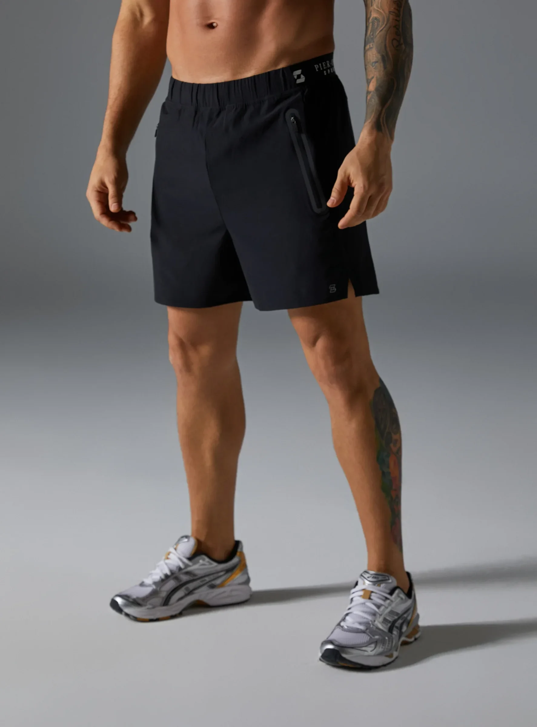 Pantaloncini sportivi Pier One Sport REGULAR FIT con tasche con cerniera - Pantaloncini sportivi - neri